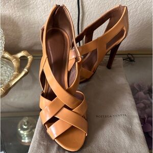 Bottega Veneta Womens Heels Size 39 Tan Crisscross Strap Heels Open